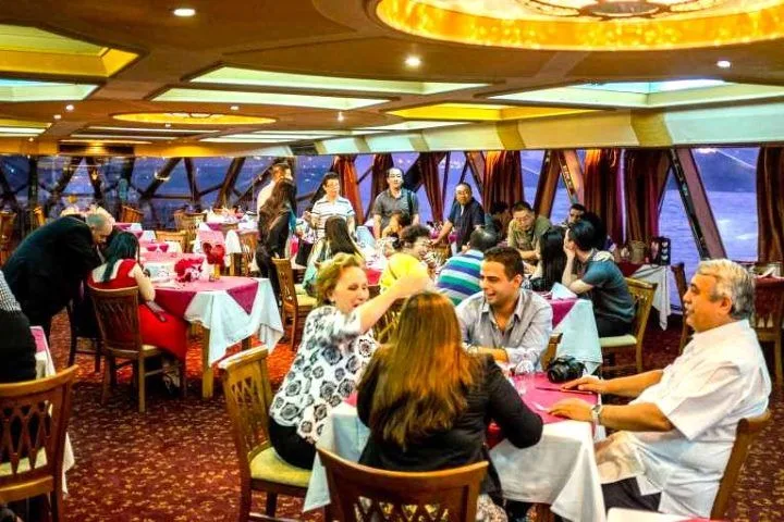 Crucero comida Nilo
