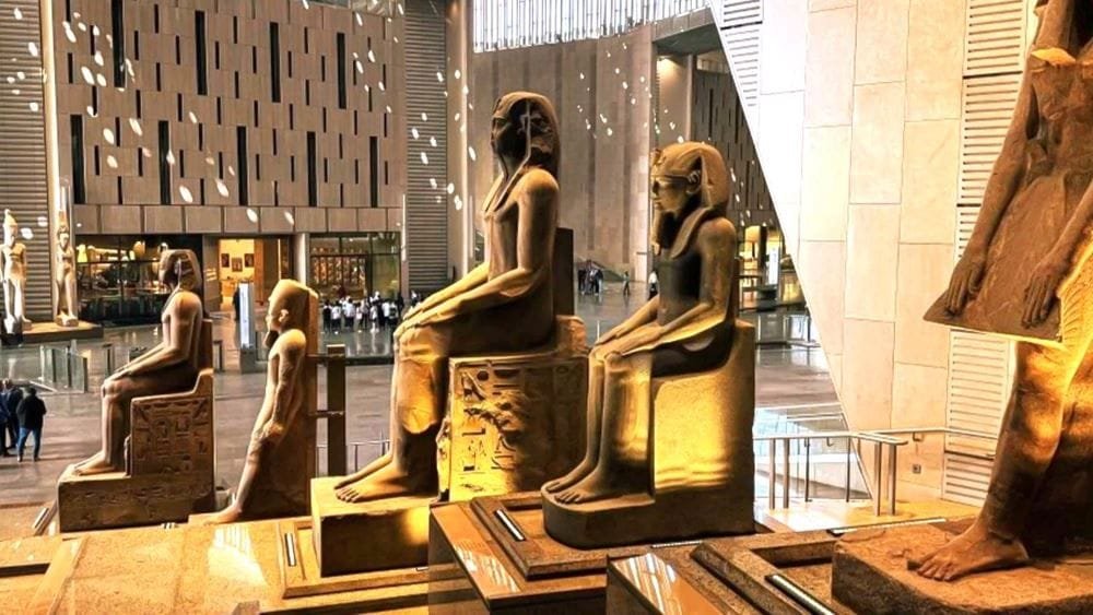 Estatuas del Gran Museo Egipcio