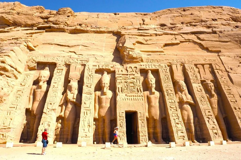 Egipto en noviembre en el templo de Abu Simbel